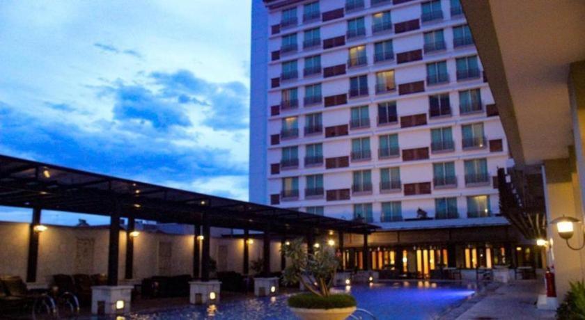 Grand Surya Hotel Kediri Exterior photo