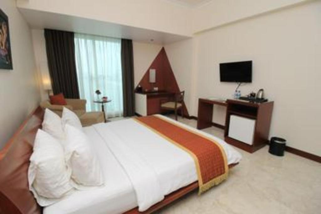 Grand Surya Hotel Kediri Exterior photo
