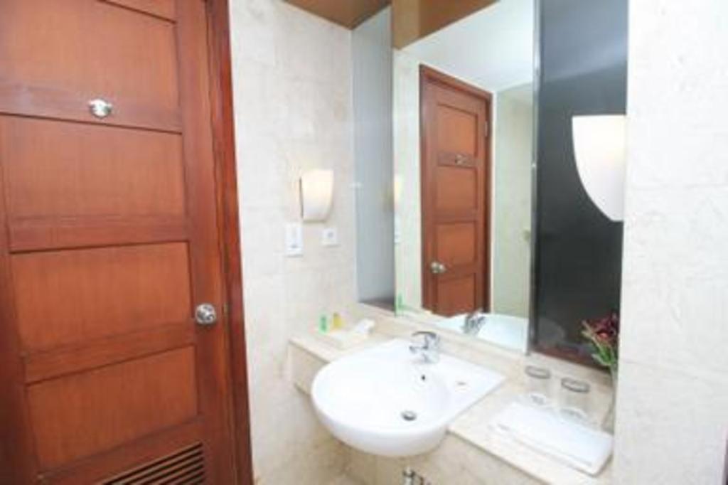 Grand Surya Hotel Kediri Exterior photo